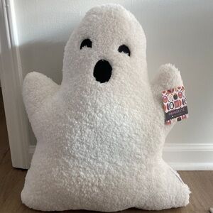 NEW NOVOGRATZ WHITE GHOST SHAPED HALLOWEEN Sherpa DECORATIVE PILLOW